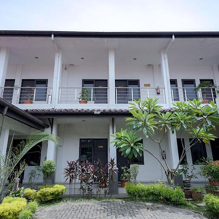 Reddoorz @ Avros Guest House Medan Eksteriør bilde