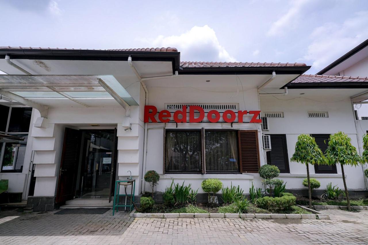 Reddoorz @ Avros Guest House Medan Eksteriør bilde