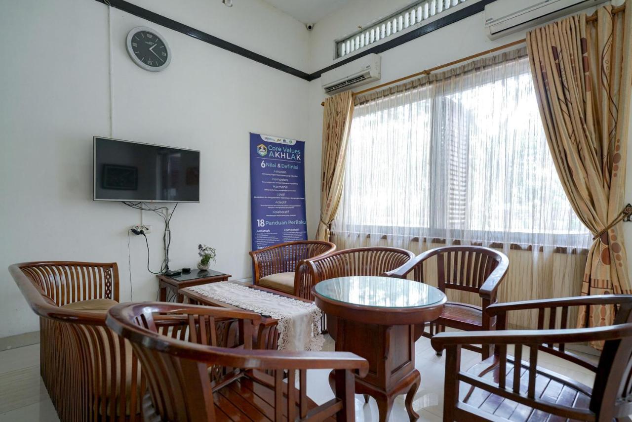 Reddoorz @ Avros Guest House Medan Eksteriør bilde
