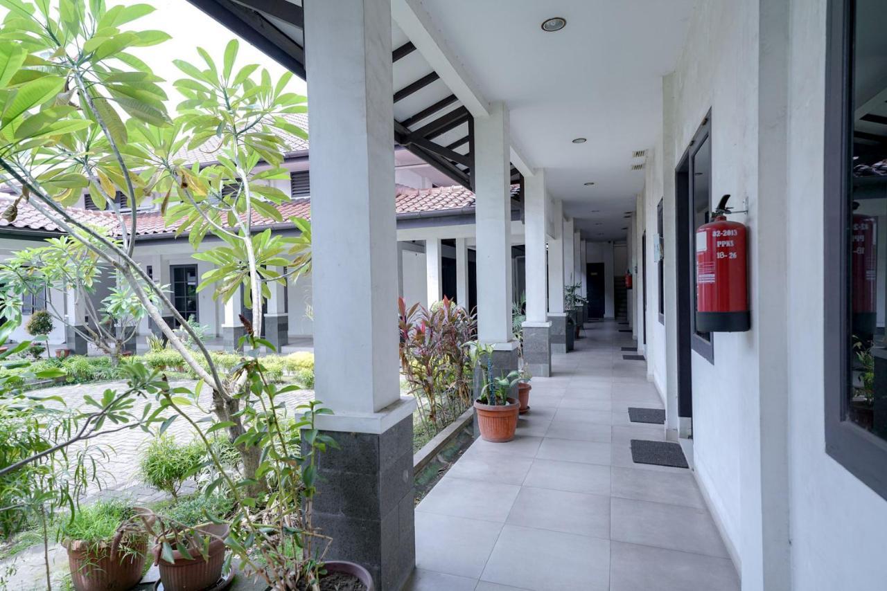 Reddoorz @ Avros Guest House Medan Eksteriør bilde