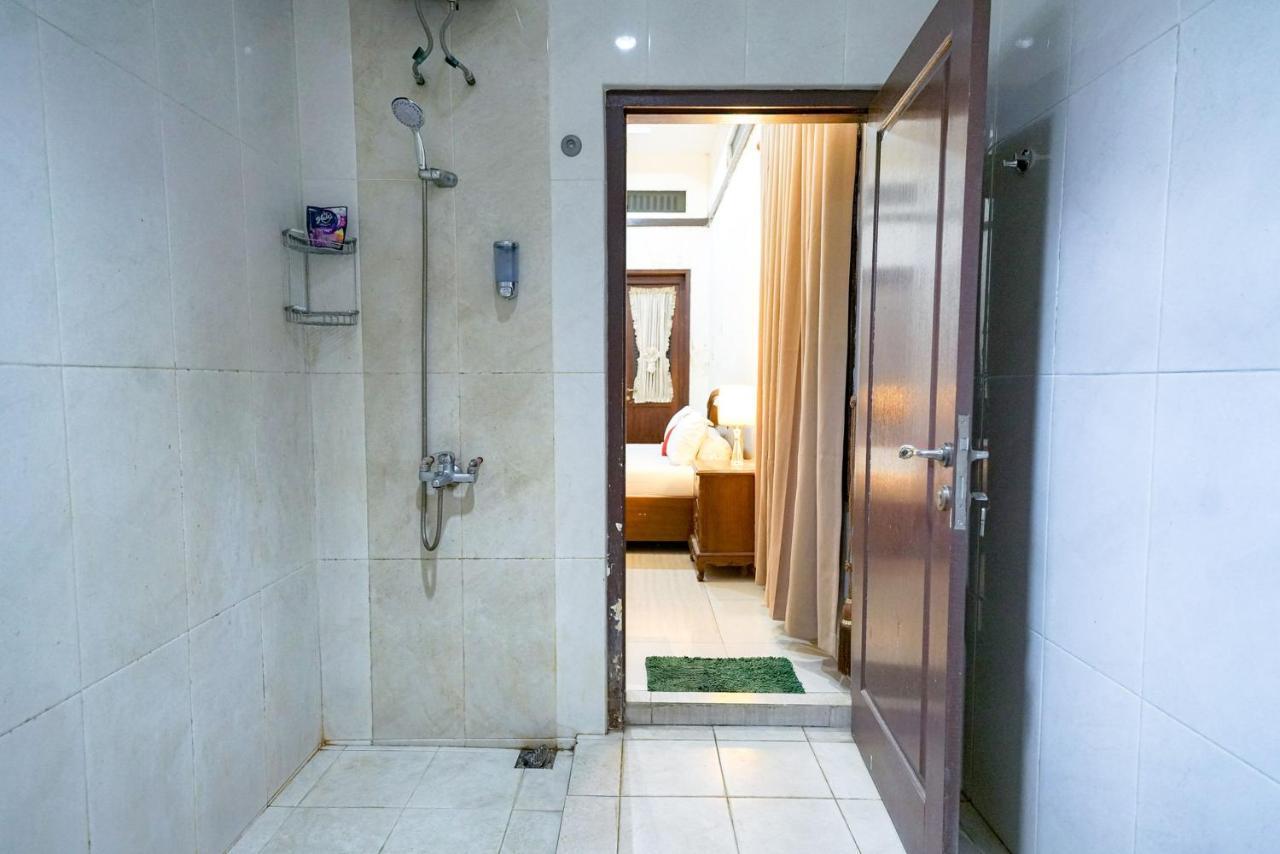 Reddoorz @ Avros Guest House Medan Eksteriør bilde