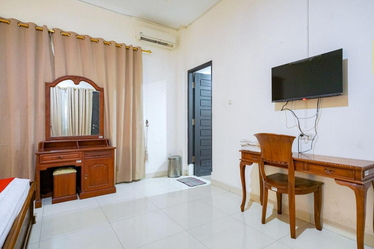 Reddoorz @ Avros Guest House Medan Eksteriør bilde
