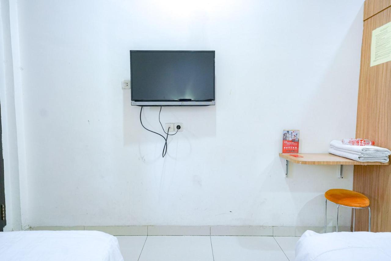 Reddoorz @ Avros Guest House Medan Eksteriør bilde