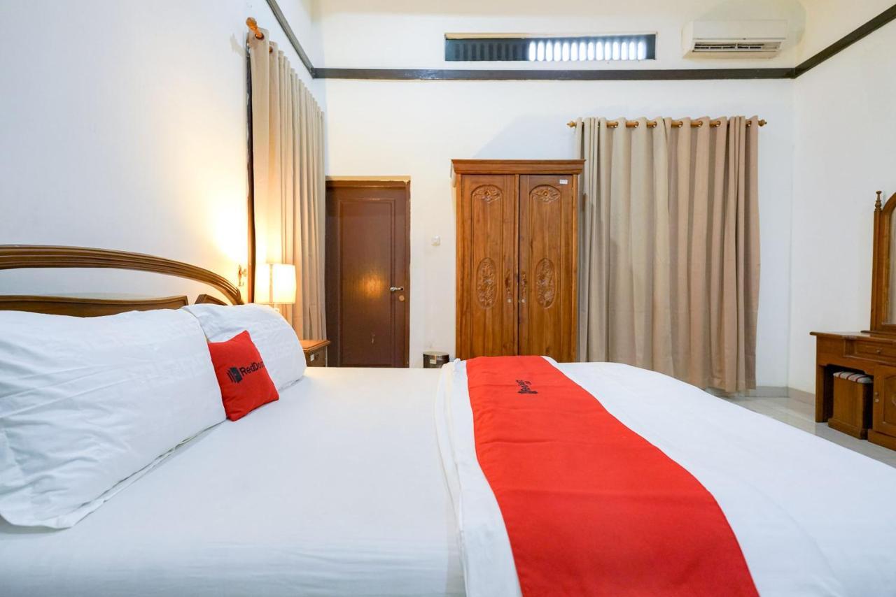 Reddoorz @ Avros Guest House Medan Eksteriør bilde