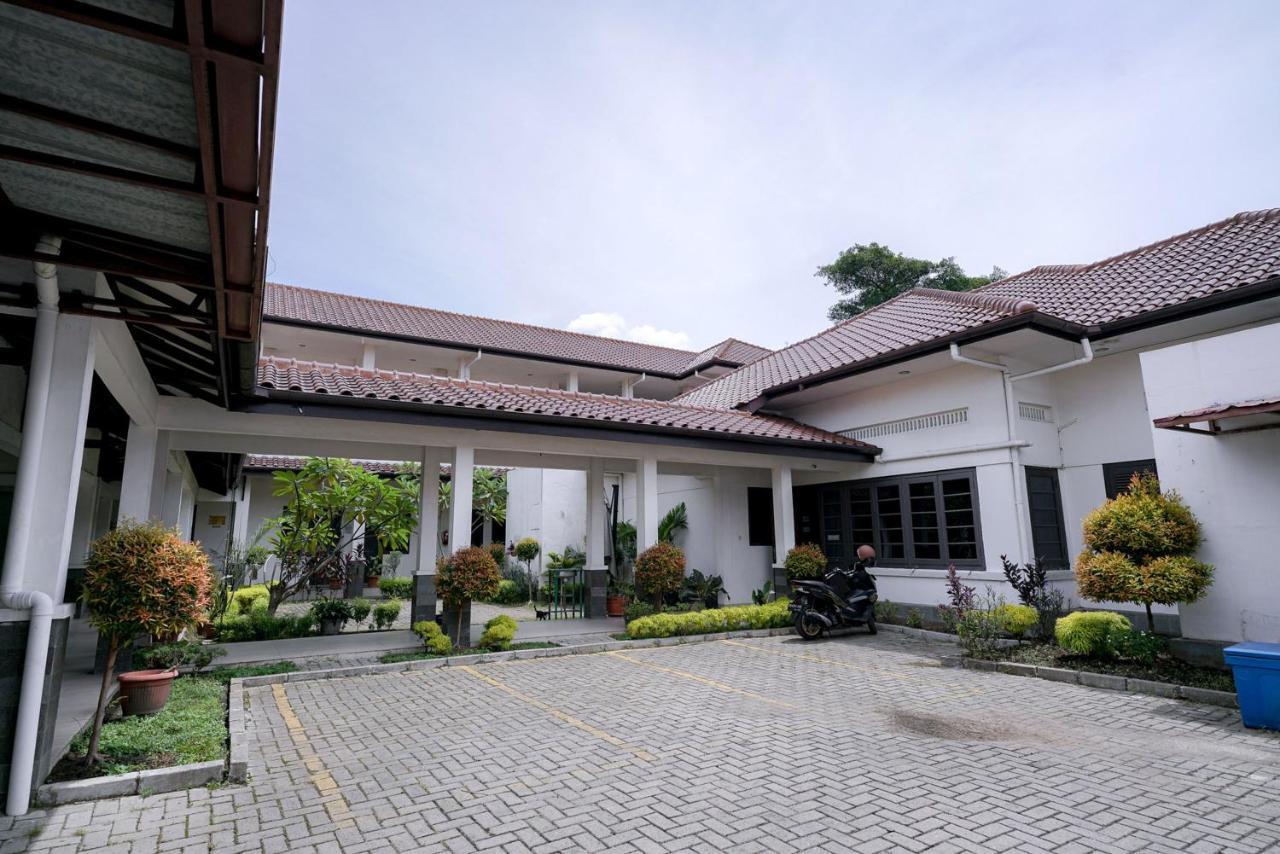 Reddoorz @ Avros Guest House Medan Eksteriør bilde