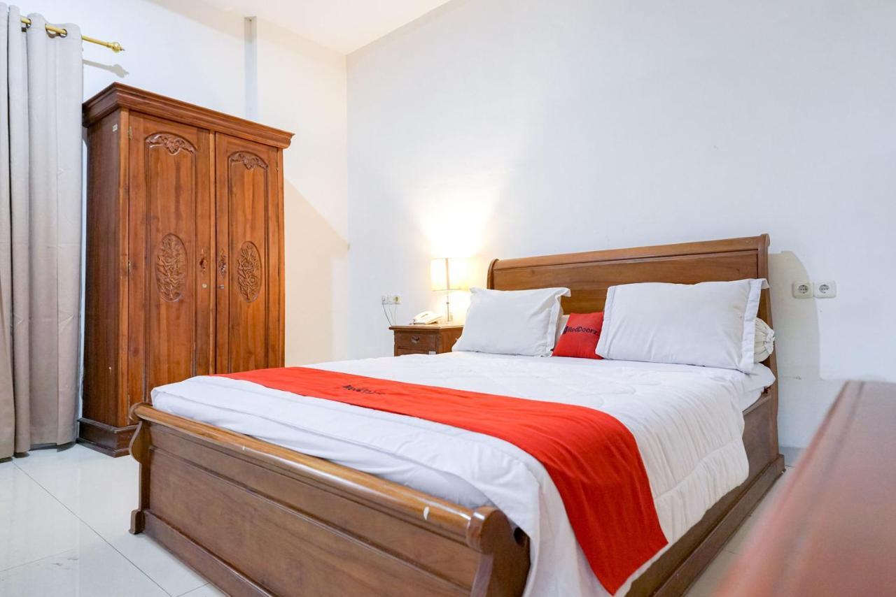 Reddoorz @ Avros Guest House Medan Eksteriør bilde
