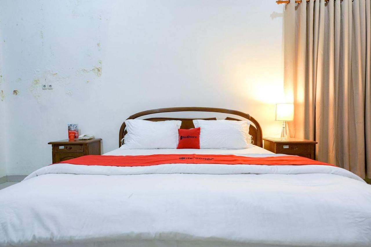 Reddoorz @ Avros Guest House Medan Eksteriør bilde