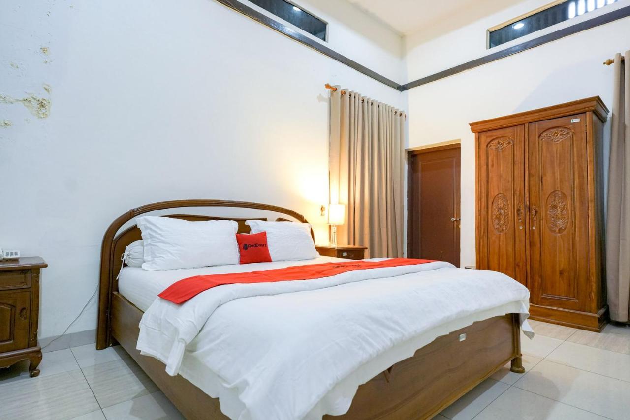 Reddoorz @ Avros Guest House Medan Eksteriør bilde